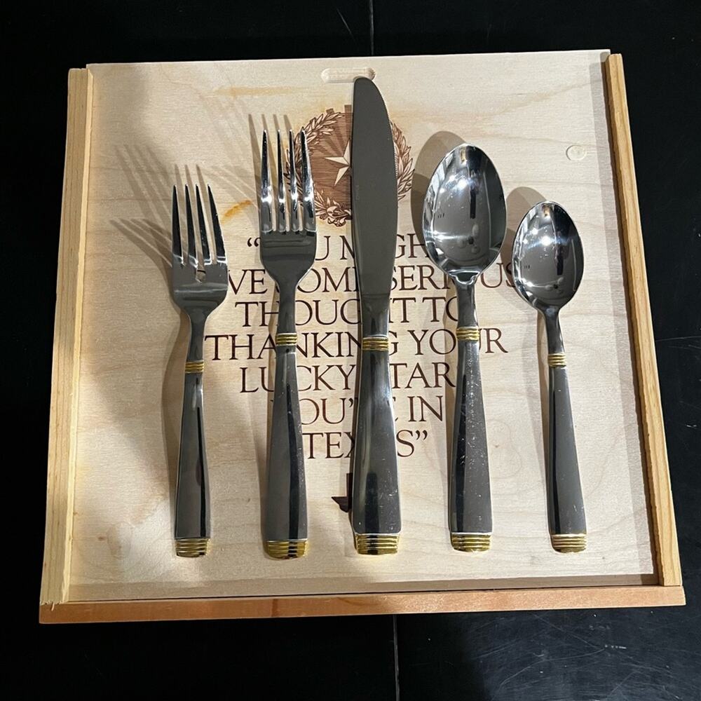NEW Cambridge 30 pc Modern Stainless Steel Silver Gold Silverware Place Settings